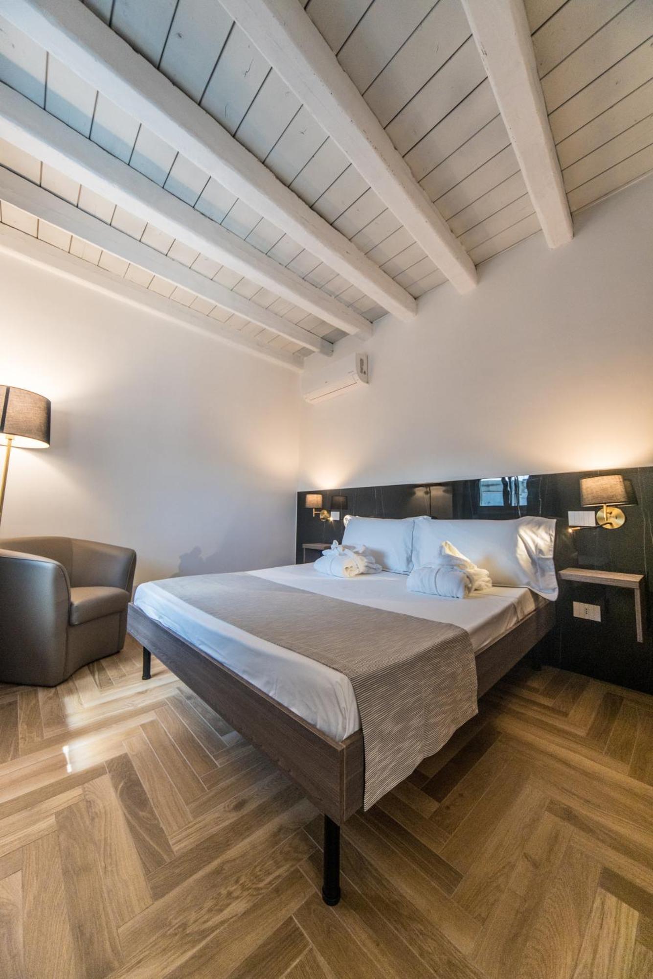 Suite Santa Chiara تراني المظهر الخارجي الصورة